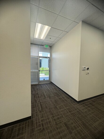 More Photos Of 6140 Hellyer Ave, San Jose Office Residential For Lease