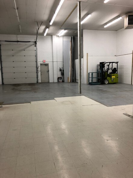 More Photos Of 1919 27th Ave NE, Calgary Warehouse For Sale