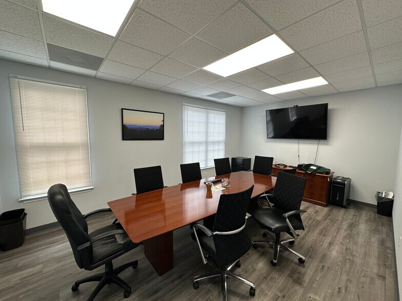 More Photos Of 316-326 Neff Ave, Harrisonburg Office For Lease