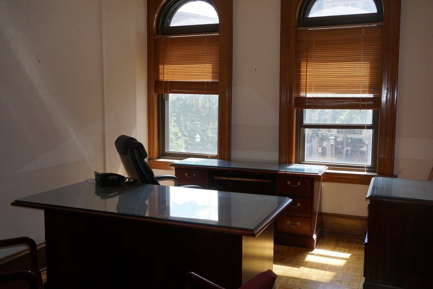 More Photos Of 119-121 E Water St, Syracuse Office Residential For Lease