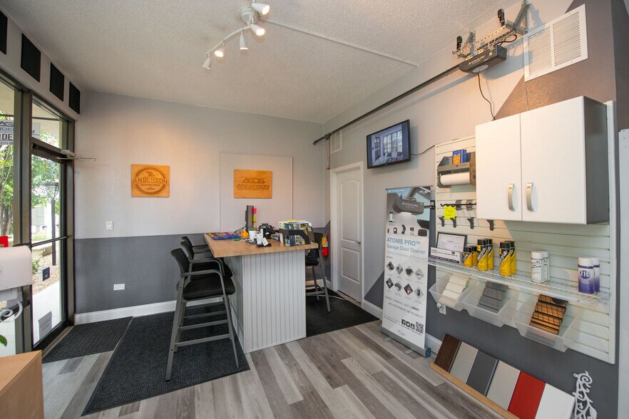More Photos Of 2595 Tamiami Trl, Port Charlotte Apartments For Lease