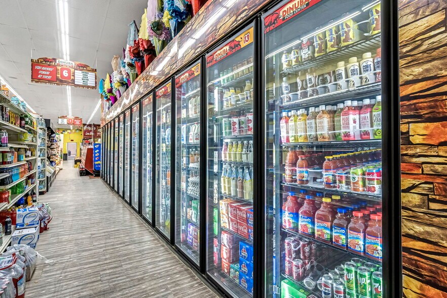 More Photos Of 217 S L St, Dinuba Freestanding For Sale