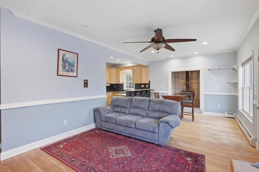 More Photos Of 106 Newport Bridge Rd, Warwick Multifamily For Sale