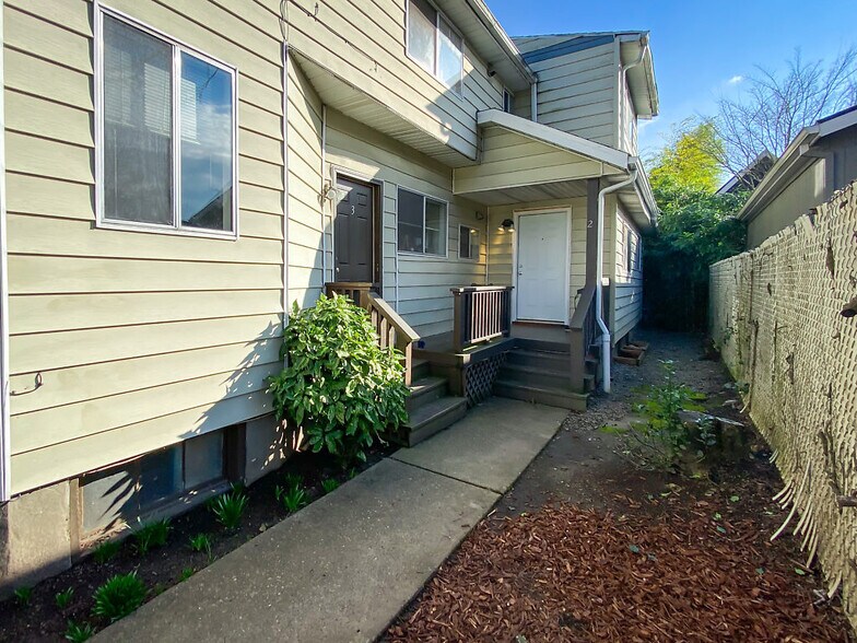 More Photos Of 1414 SE Lambert St, Portland Apartments For Sale