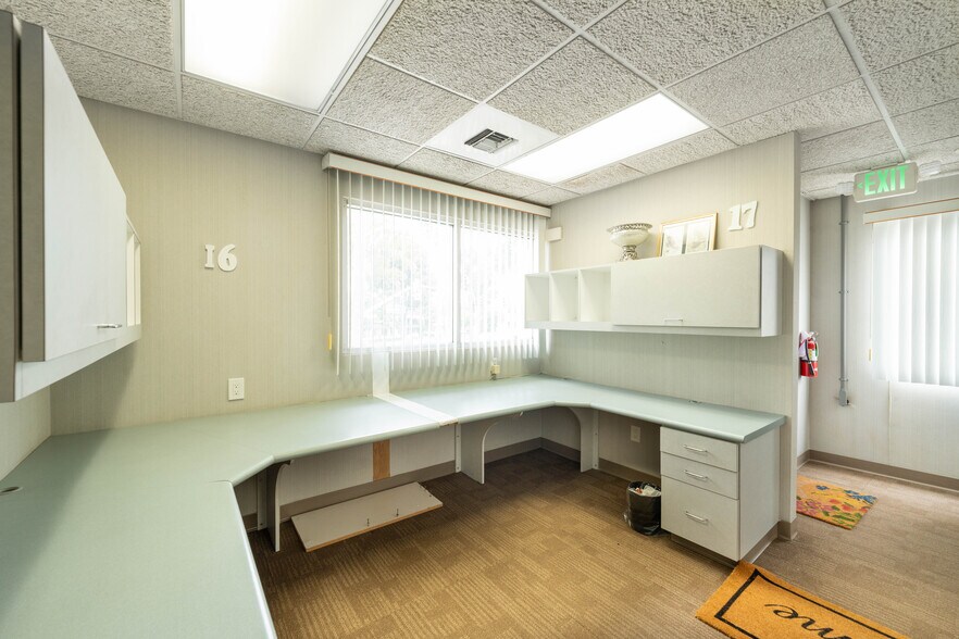 More Photos Of 5995-5997 Brockton Ave, Riverside Medical For Sale