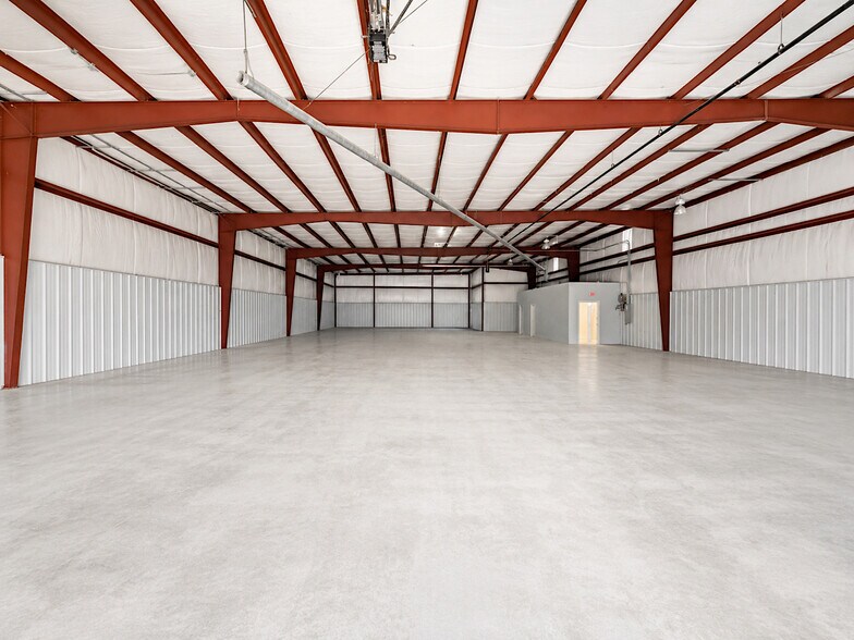 More Photos Of 3508 Wellsite Dr, Norman Distribution For Sale