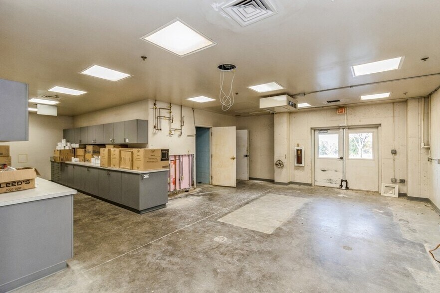 More Photos Of 2834 Northgate Dr, Iowa City Office For Lease