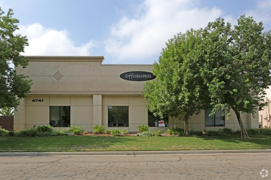 More Photos Of 4741 W Jennifer Ave, Fresno Warehouse For Lease