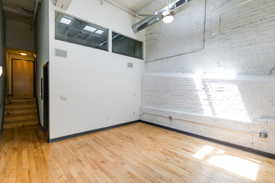 More Photos Of 325 Brown St, Petersburg Apartments For Lease