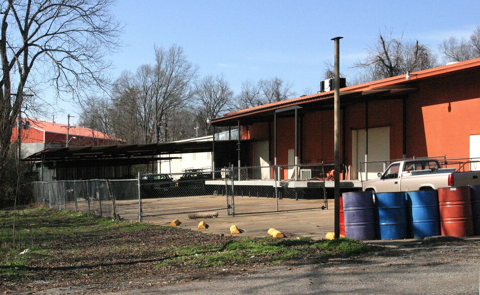 More Photos Of 2865 Hammond Rd, Memphis Warehouse For Sale