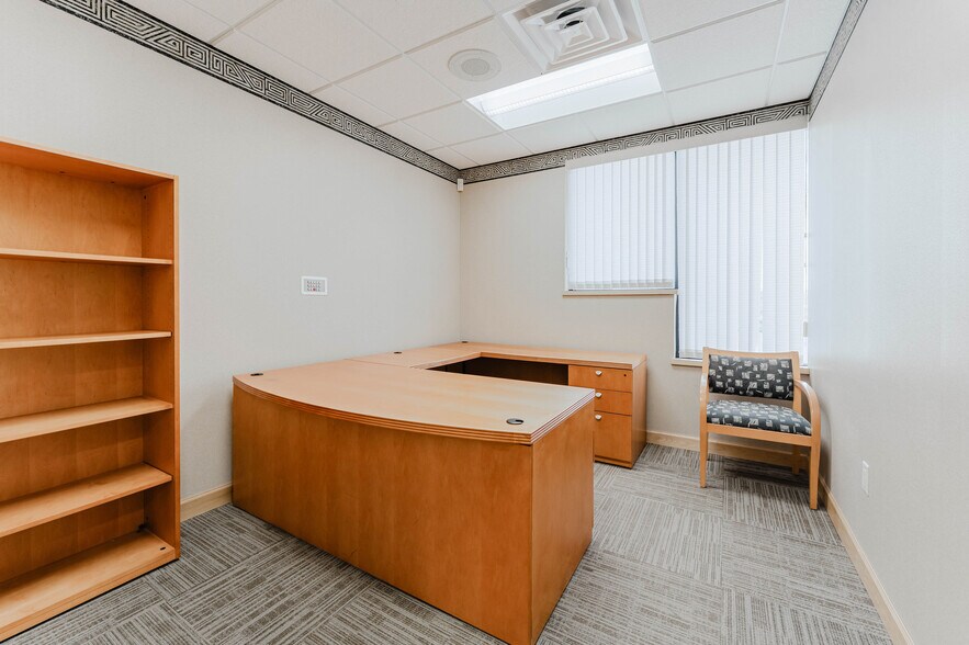 More Photos Of 1875 West Pointe Dr, Oshkosh Medical For Sale