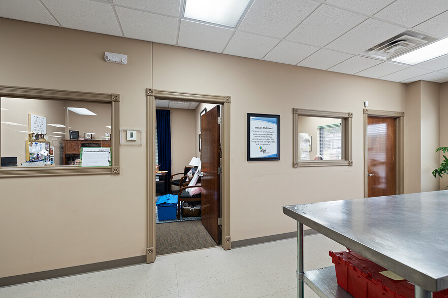 More Photos Of 1824 N Hwy CC, Nixa Medical For Lease