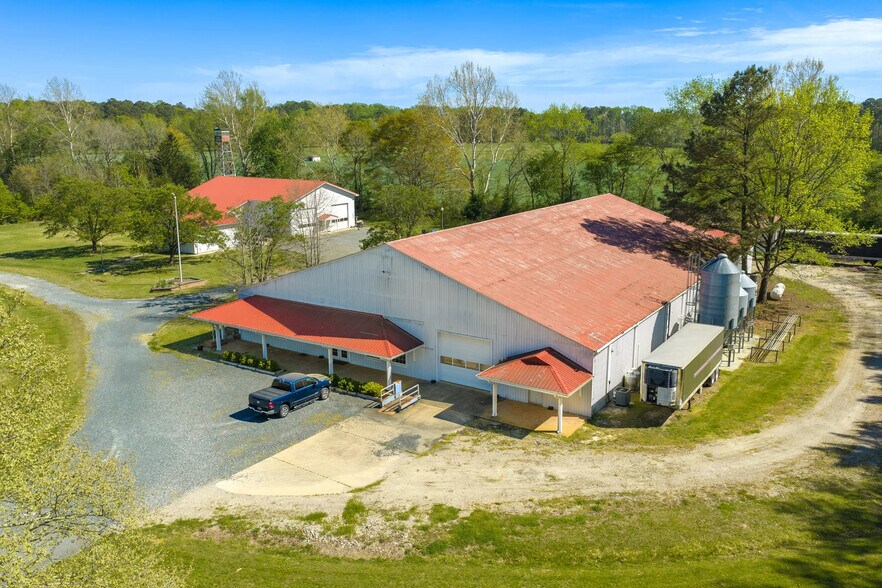 More Photos Of 27013 E Lillian St, Hebron Warehouse For Sale