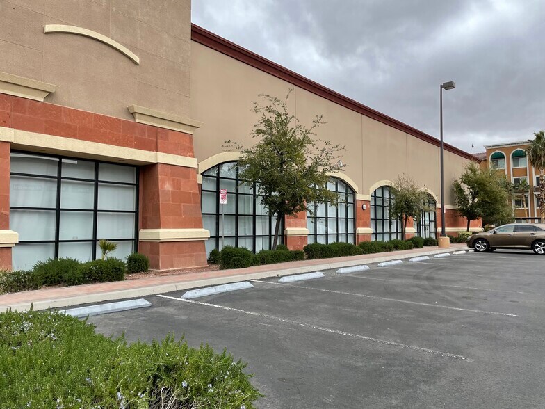 More Photos Of 7091 W Craig Rd, Las Vegas General Retail For Lease