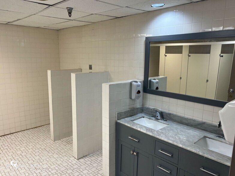 More Photos Of 4854 Old National Hwy, College Park Office For Lease