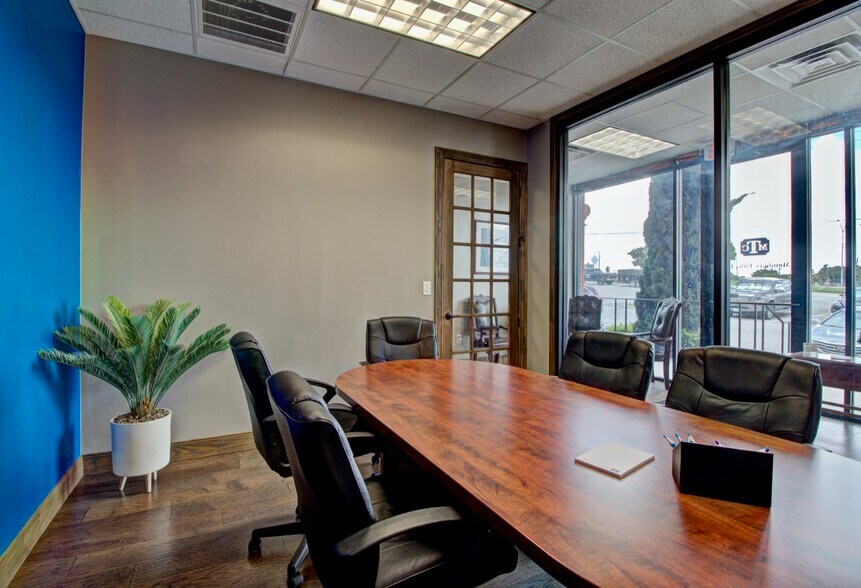 More Photos Of 923 N Loop 1604 E, San Antonio Unknown For Lease