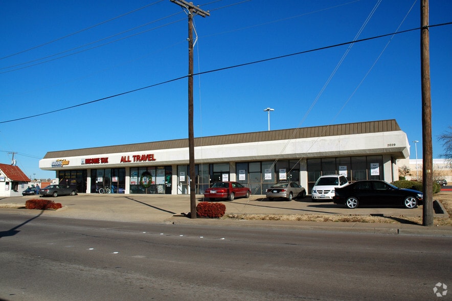 More Photos Of 2029 Town East Blvd, Mesquite General Retail For Lease