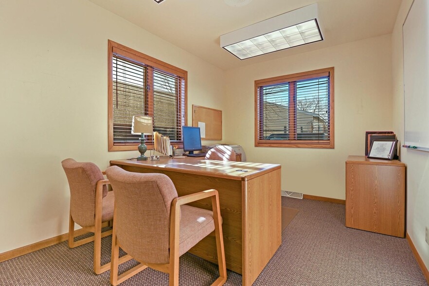 More Photos Of 5300 Green Bay Rd, Kenosha Medical For Lease