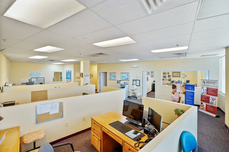 More Photos Of 4437 Brookfield Corporate Dr, Chantilly Office For Sale