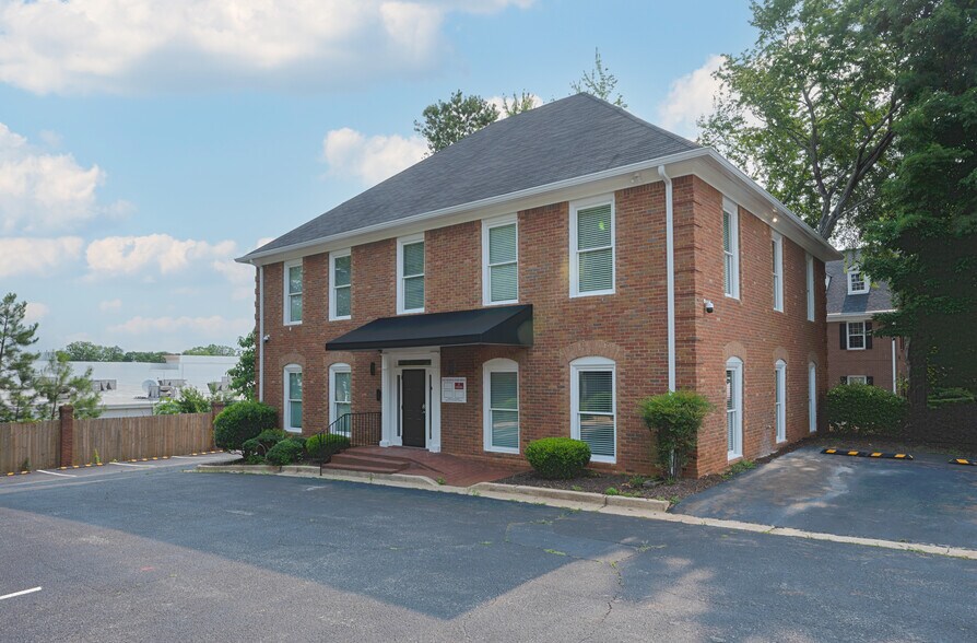 More Photos Of 610 Colonial Park Dr, Roswell Medical For Lease