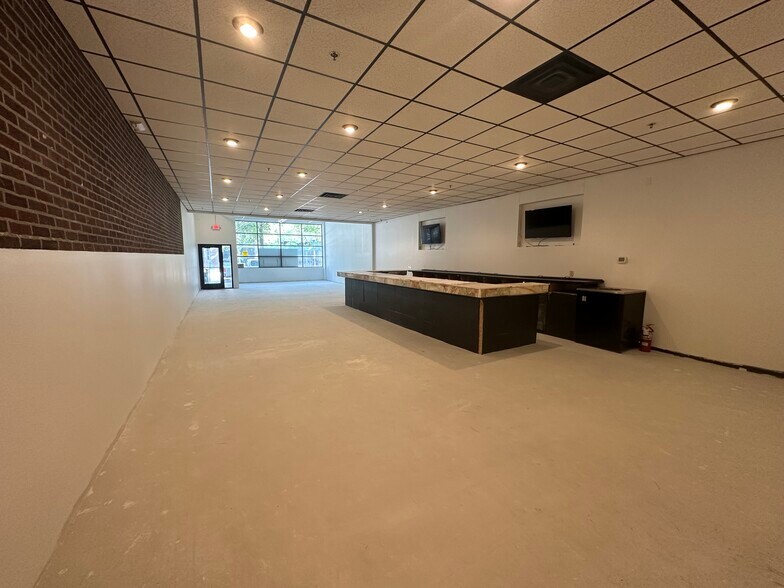 More Photos Of 1323 O St, Lincoln Bar For Lease