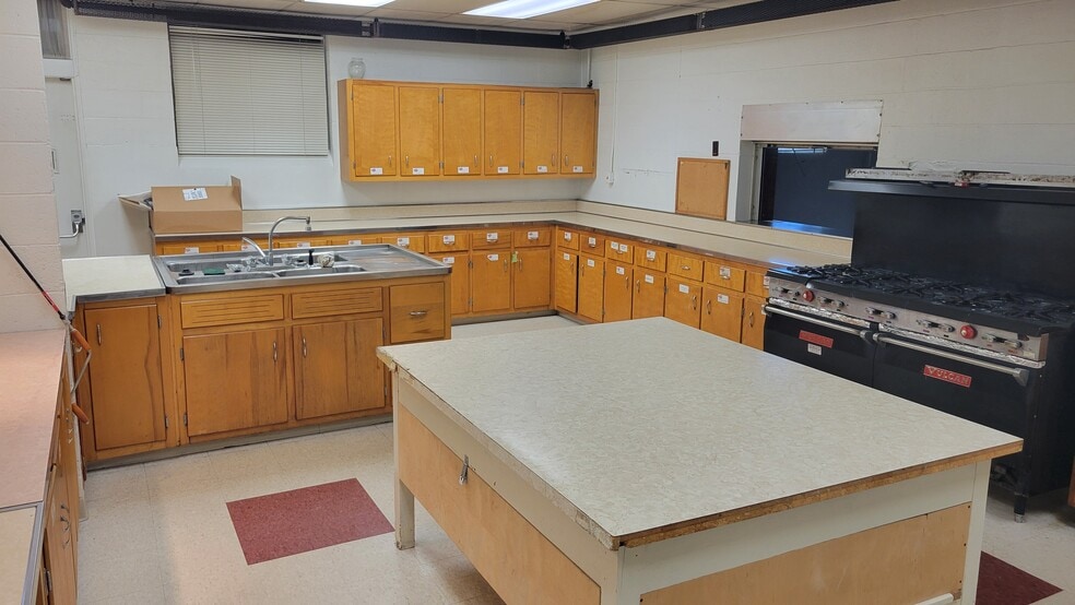 More Photos Of 1701 Capitol Ave, Fort Wayne Specialty For Sale