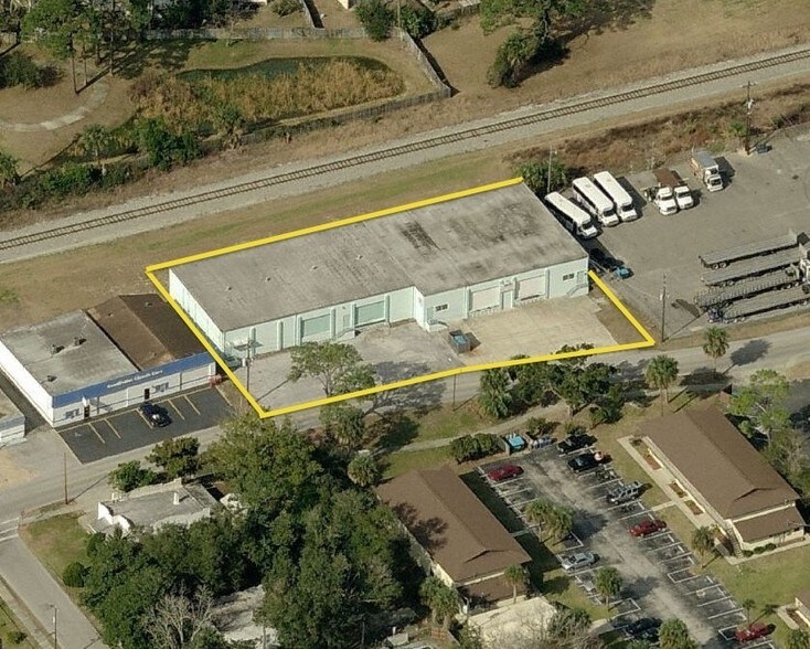 More Photos Of 1638-1644 S Segrave St, South Daytona Truck Terminal For Sale