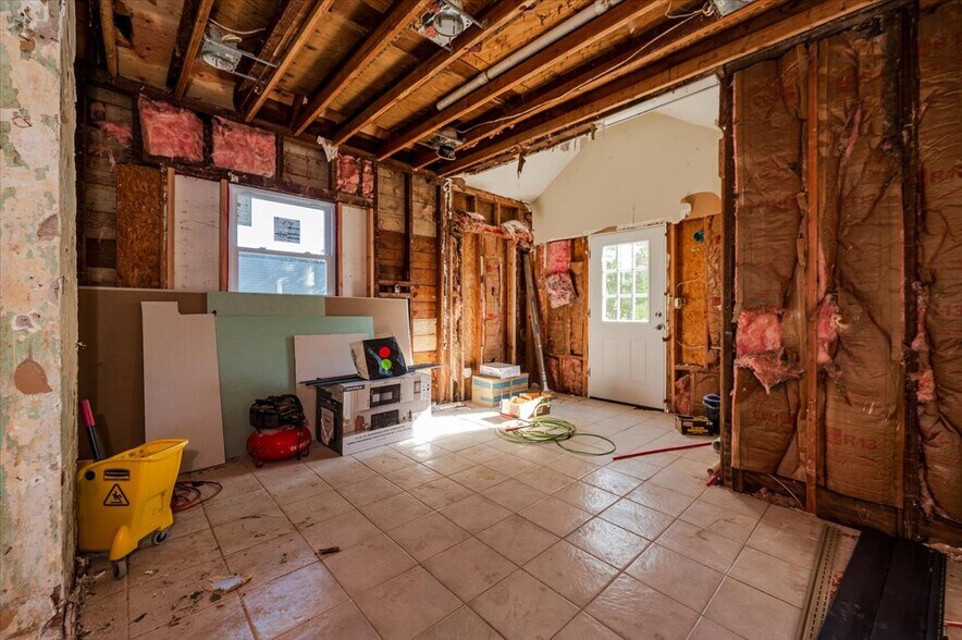 More Photos Of 304 Larkfield Rd, East Northport Freestanding For Sale