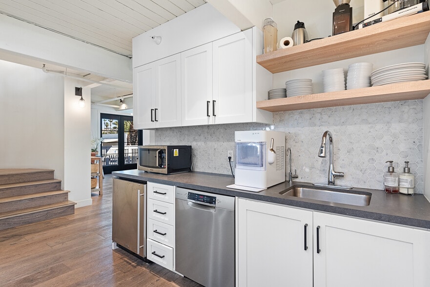 More Photos Of 24532 Del Prado, Dana Point Storefront Retail Office For Lease