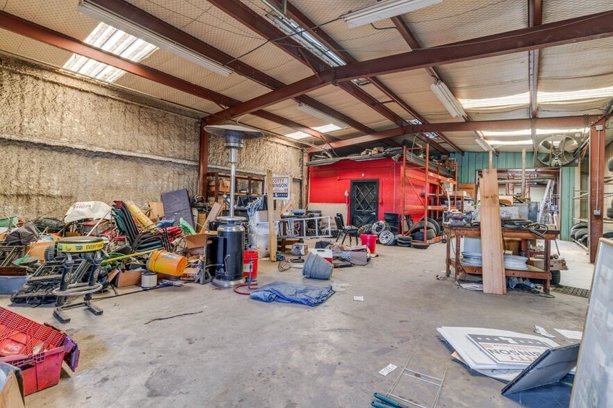 More Photos Of 1914 Cypress St, West Monroe Service For Sale