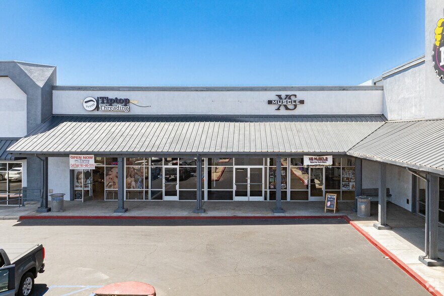 More Photos Of 601-633 Cecil Ave, Delano General Retail For Lease