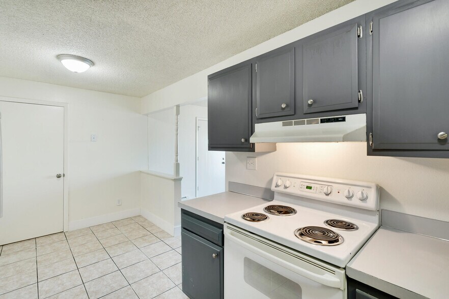 More Photos Of 2435-2459 W 11th St, Greeley Apartments For Sale