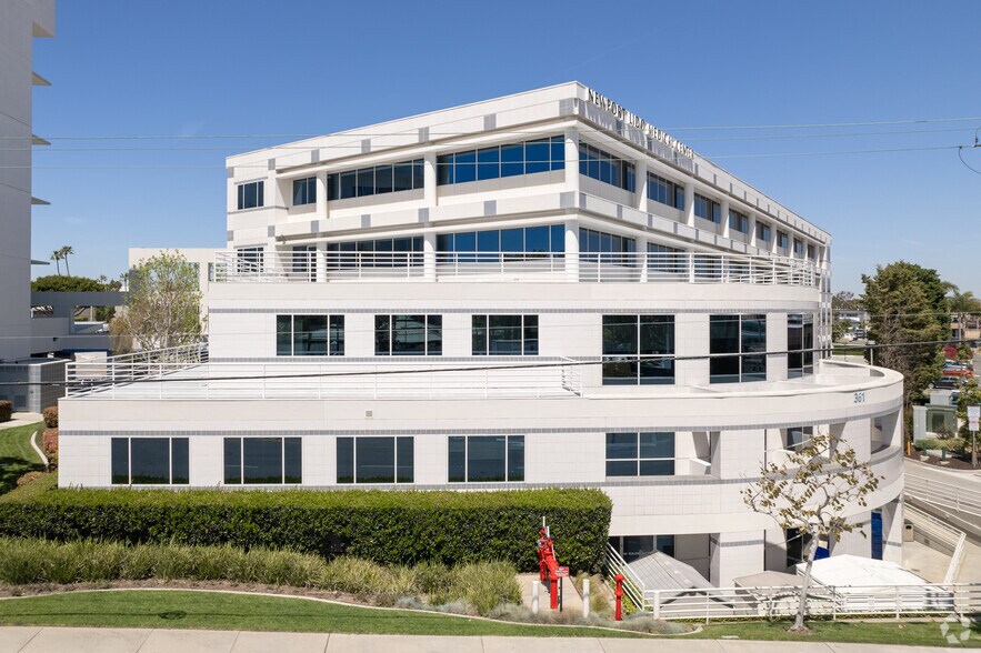 More Photos Of 361 Hospital Rd, Newport Beach Medical For Lease