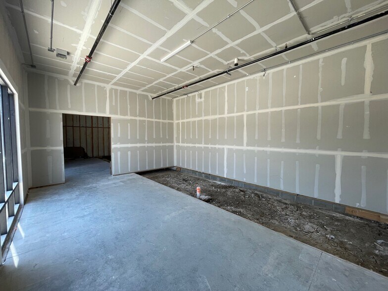 More Photos Of 335 N 23rd St, Lincoln Storefront Retail Residential For Lease