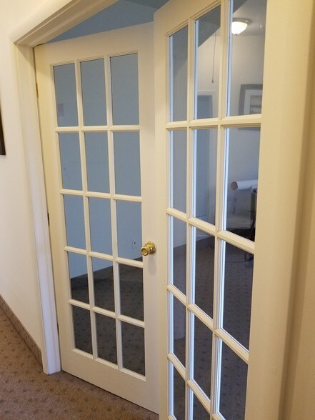 More Photos Of 219 Mineola Blvd, Mineola Office For Lease