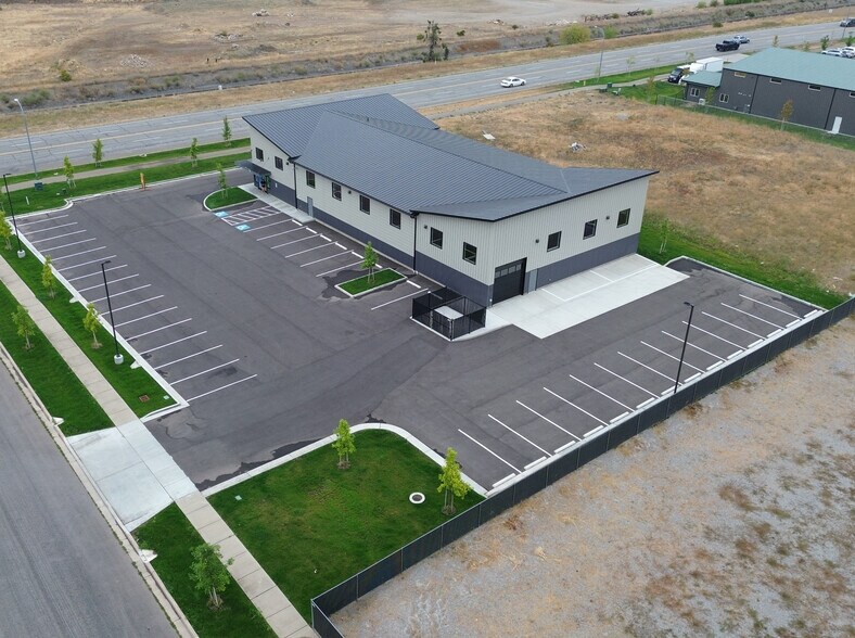 More Photos Of 726 Creative Way, Post Falls Warehouse For Lease