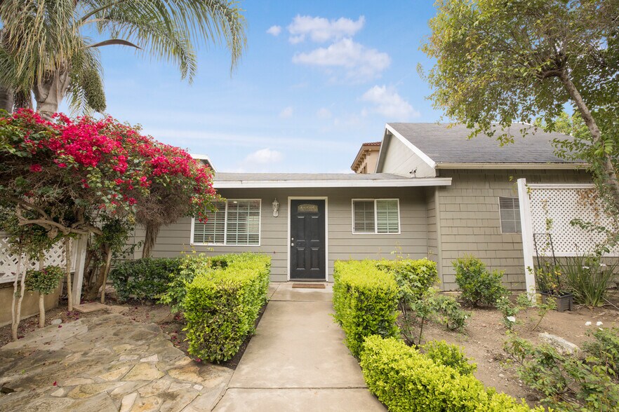 More Photos Of 801 W Whittier Blvd, La Habra Storefront Retail Residential For Sale