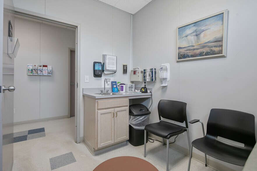 More Photos Of 7 E Duncan St, Lillington Medical For Sale