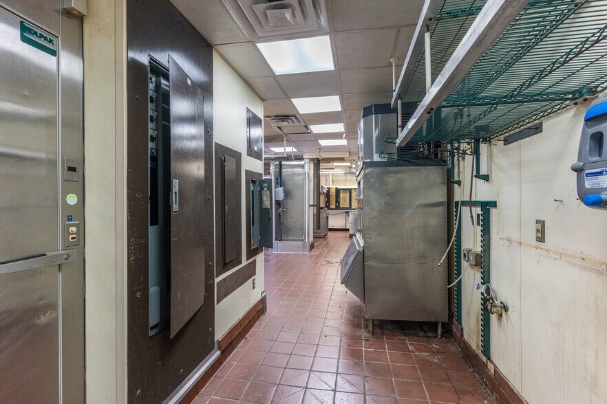 More Photos Of 2901 Candlers Mountain Rd, Lynchburg Fast Food For Sale