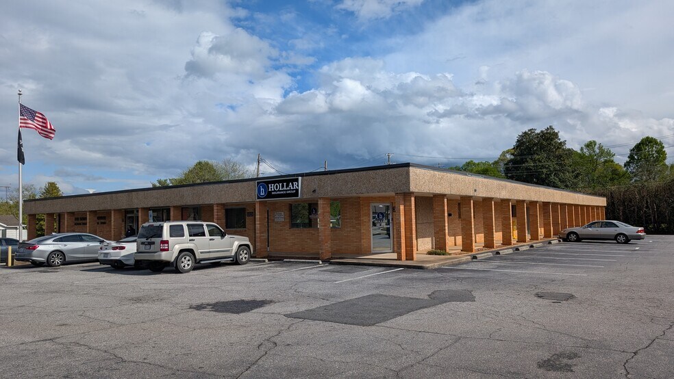 More Photos Of 2890 S Lookout St, Claremont Light Distribution For Lease