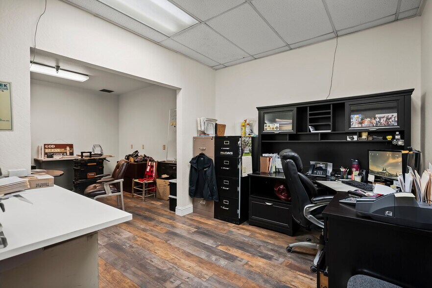 More Photos Of 802-808 Packer Way, Sparks Warehouse For Lease