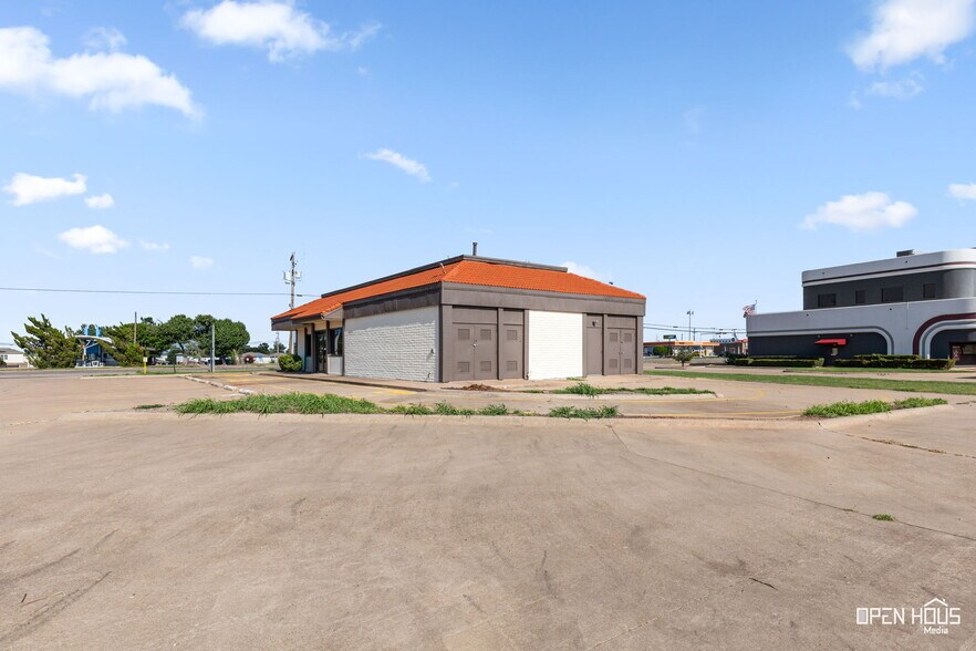More Photos Of 3900 Sheppard Access Rd, Wichita Falls Freestanding For Sale