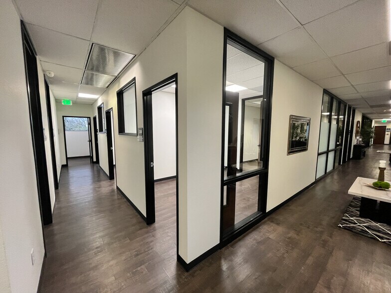 More Photos Of 1900 Hines St SE, Salem Office For Lease