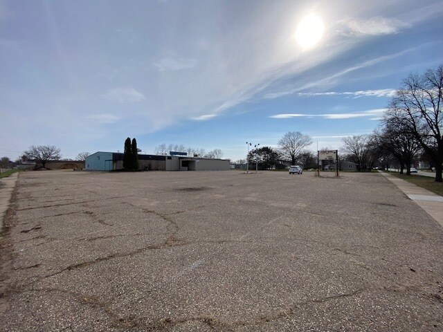 More Photos Of 2525 Dixon St, Stevens Point Light Manufacturing For Lease