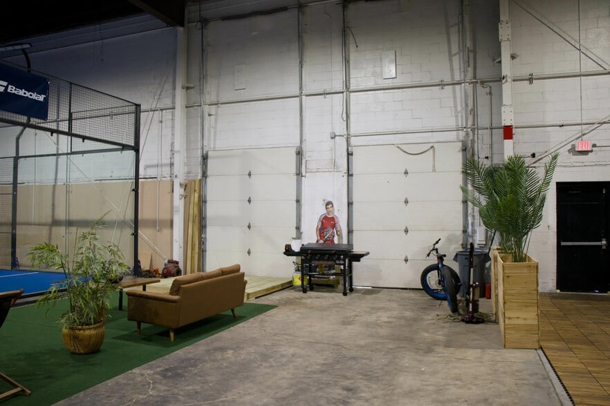 More Photos Of 737 W Cleveland Ave, Milwaukee Warehouse For Sale