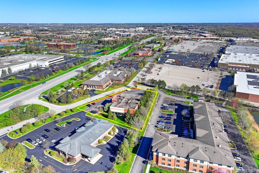 More Photos Of 195 N Milwaukee Ave, Vernon Hills Storefront Retail Office For Sale