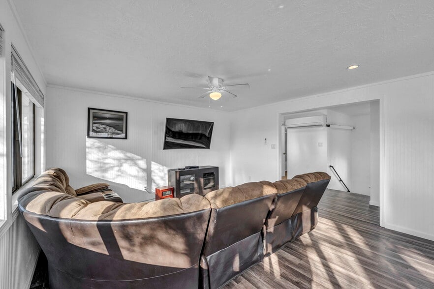 More Photos Of 2 Newcombe Ave, Yerington Office For Sale