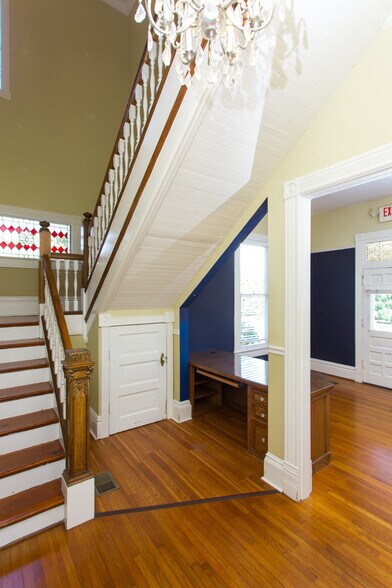 More Photos Of 921 N Palafox St, Pensacola Office For Sale