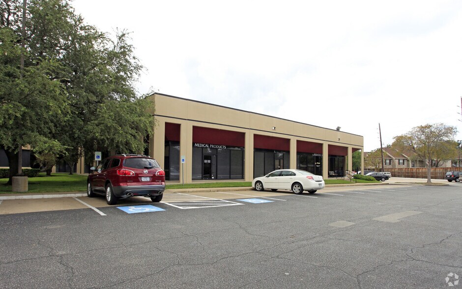 More Photos Of 830 S Mason Rd, Katy Medical For Sale