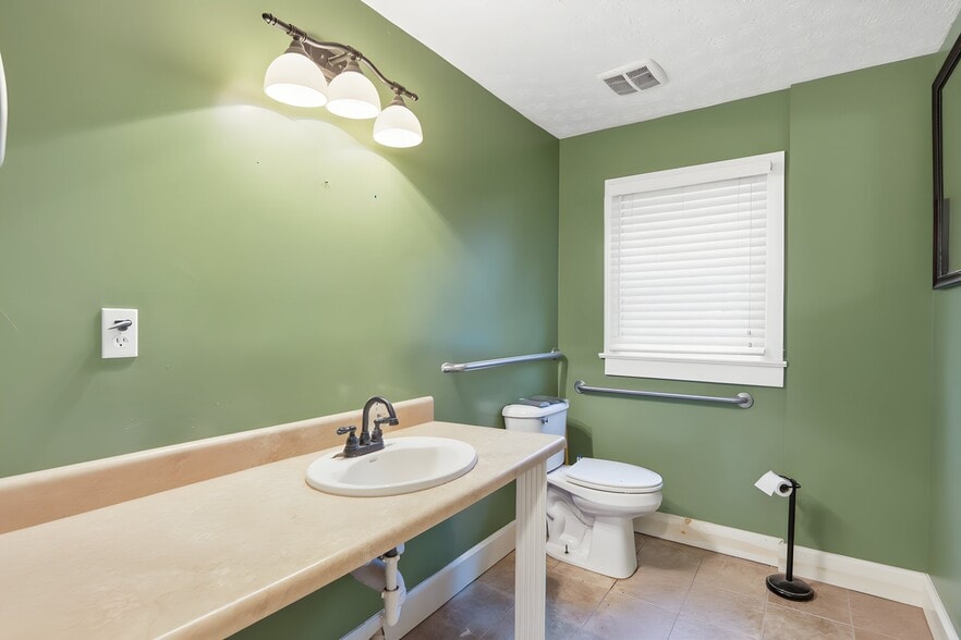 More Photos Of 3365 Thompson Bridge Rd, Gainesville Freestanding For Sale
